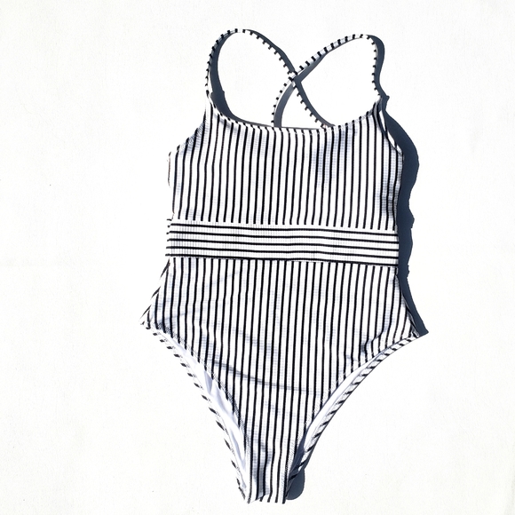 Women's Onepiece Ribbed Stripe Swim Suit M - Picture 6 of 10